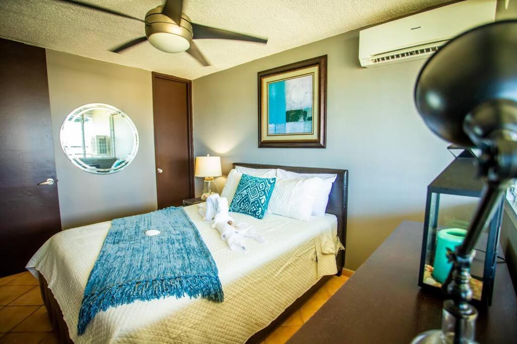 Enchanted Jewel 39 Beachfront Pool ลูควิโญ ภายนอก รูปภาพ